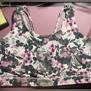 Low-Impact Wireless Twist Back Active Sports Bra